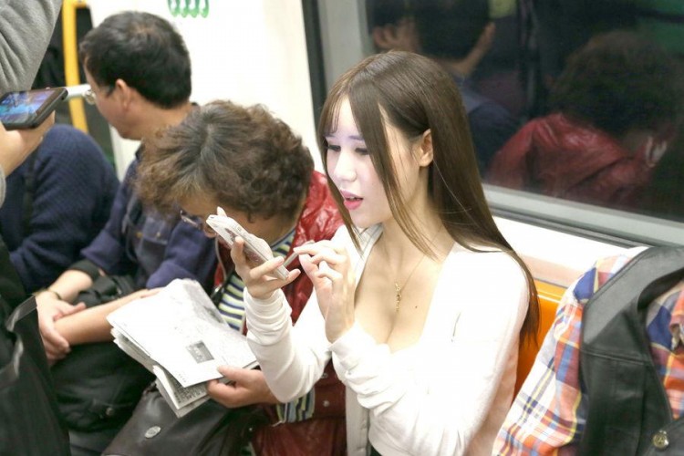 请别再在微信里找男朋友了好吗